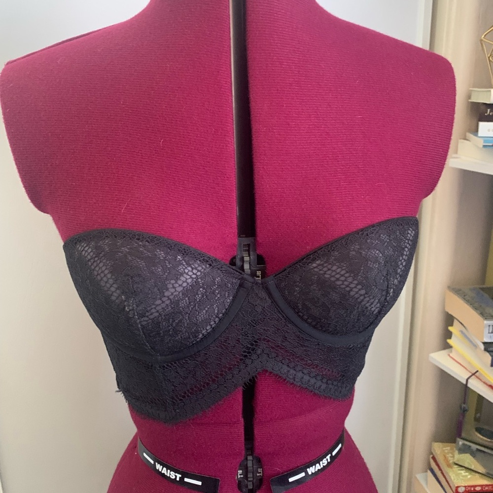 NWOT Calvin Klein black and sheer strapless bra, Size 34A